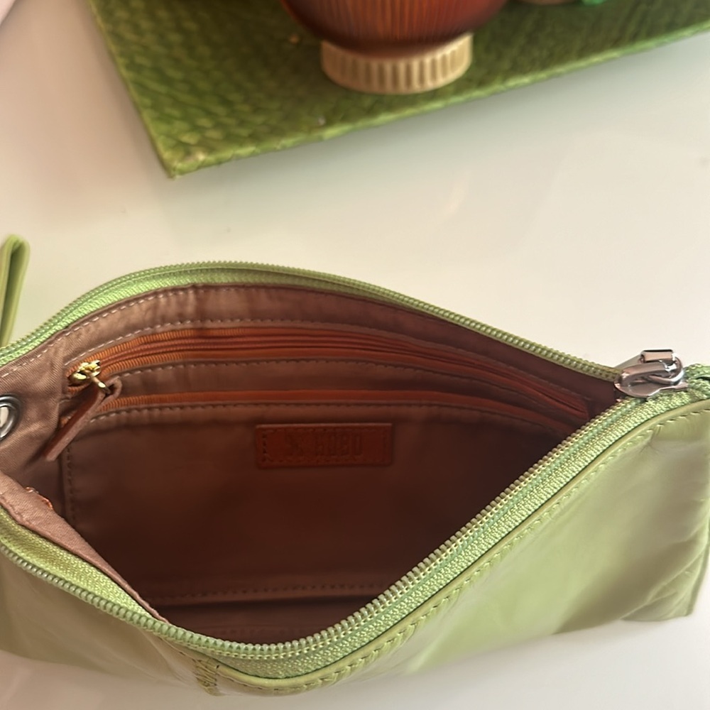 HOBO Vida Wristlet or Clutch Leather Multi-Slot Bag Green Apple Kiwi Color - Picture 9 of 11